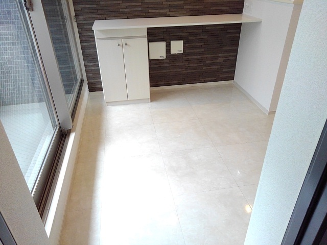 ルル　オブ　アワジプログレッソ 玄関