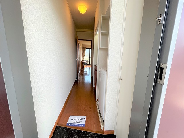 レオパレスベアフルーツ 玄関