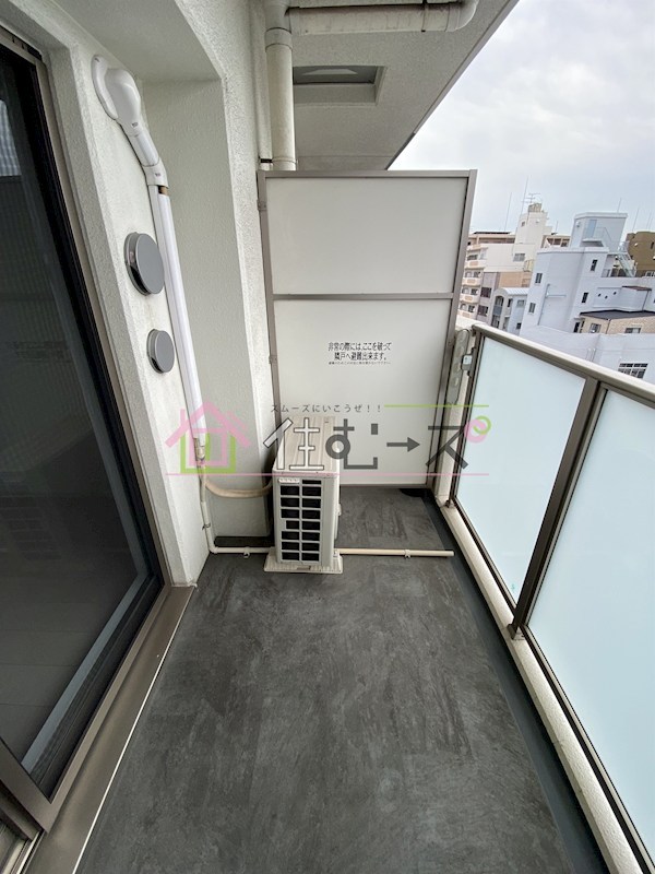 ラシュレエグゼ難波西 ベランダ