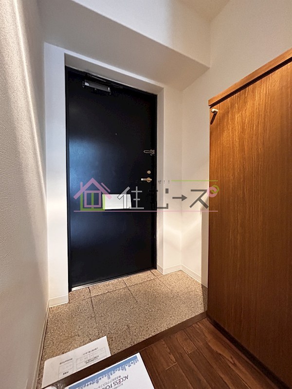 エスリード本町 玄関