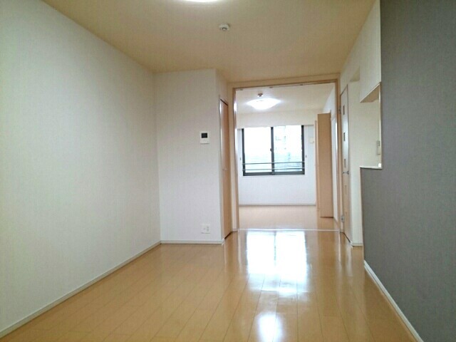 サニーフラット　伊丹 リビング