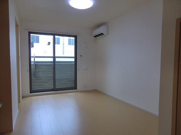 サニーフラット　伊丹 リビング