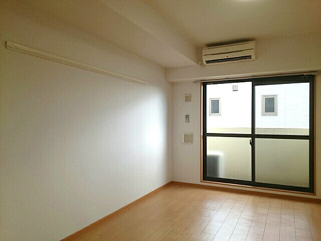 プラウドコート リビング