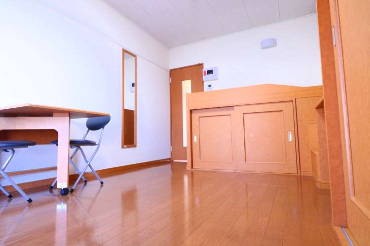 レオパレスヴィルドミール リビング