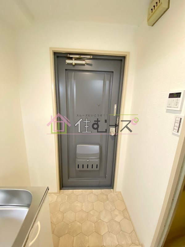 エルメゾン九条 玄関