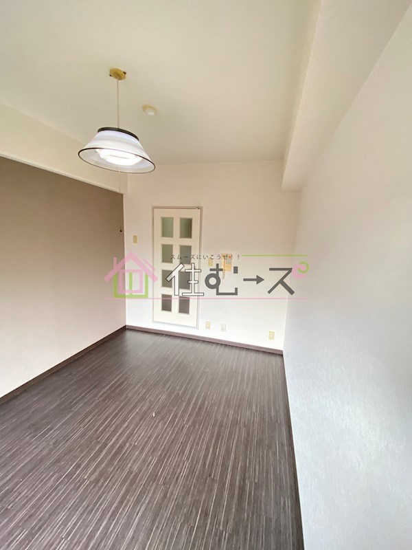 リアライズ西淡路 リビング