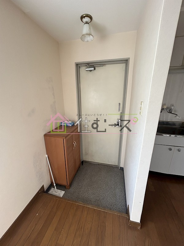 関目井上ビル 玄関