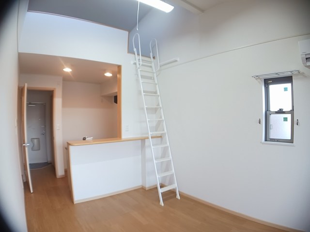 ダイアナ　レイク リビング