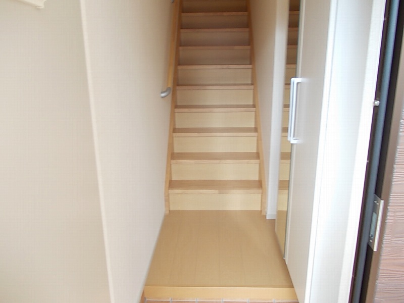 カーサ　エレガンツァ 玄関