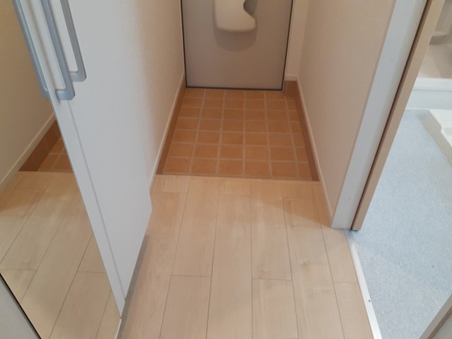 エレガント茱萸木Ⅱ 玄関