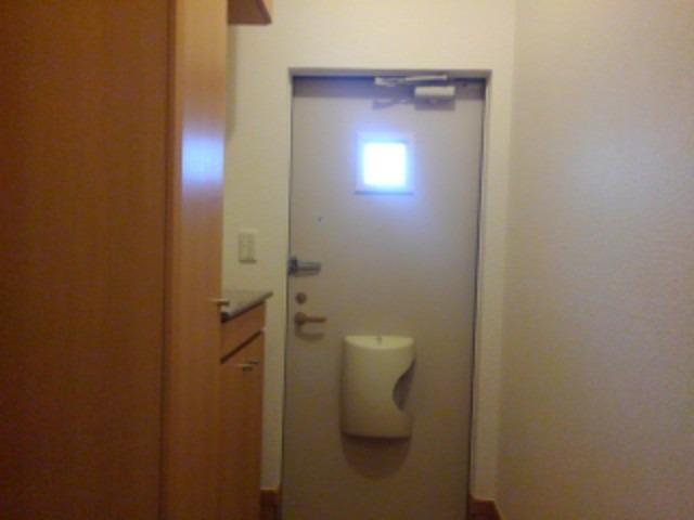 ヴィラ　グッド　ラックＢ棟 玄関