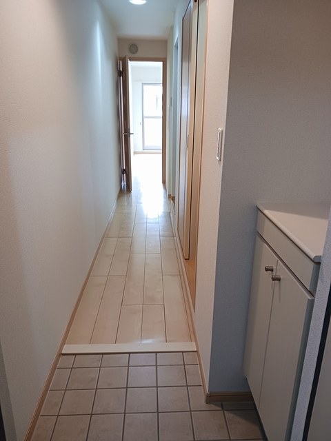 リヴァージュ出来島 玄関