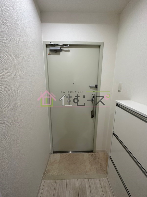 グランエクラ今宮戎 玄関