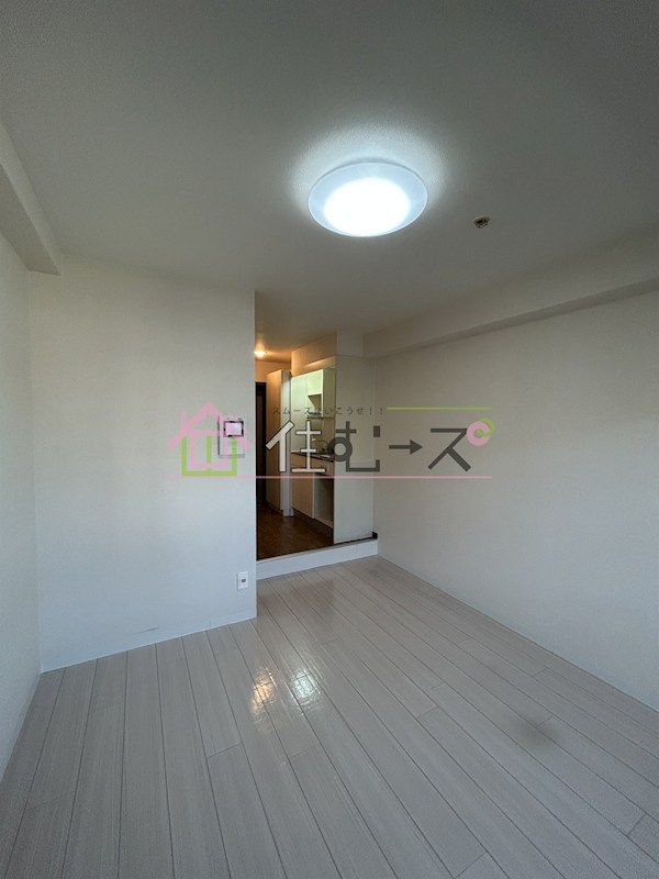 ドミール堺筋本町 リビング