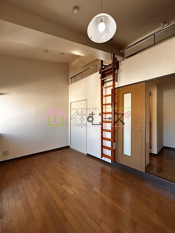 カルムIV リビング