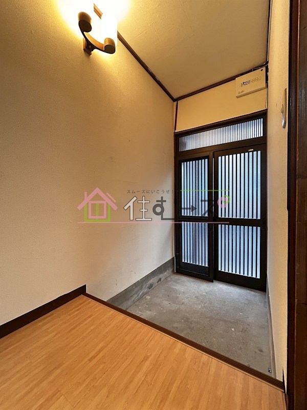 苅田9丁目貸家 玄関