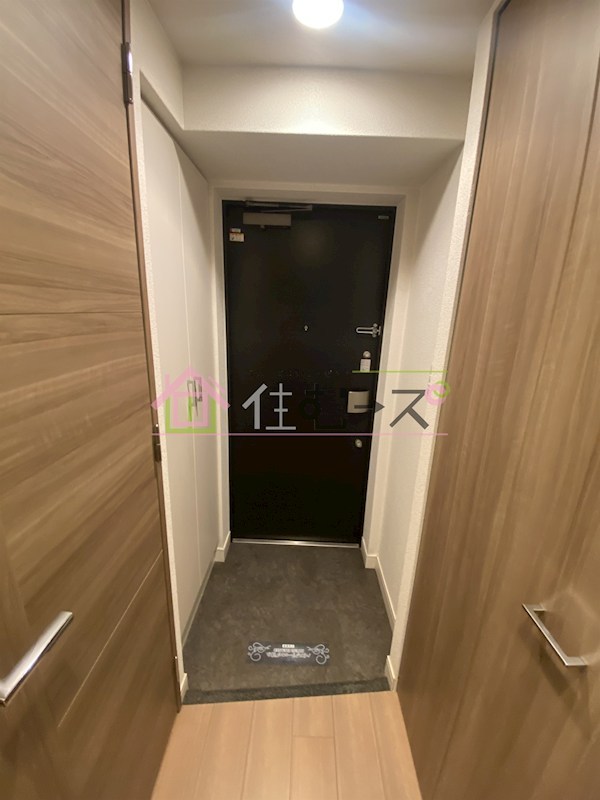 プレサンス新大阪ヴィガ 玄関