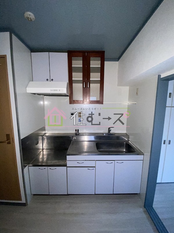 シオザキビル キッチン