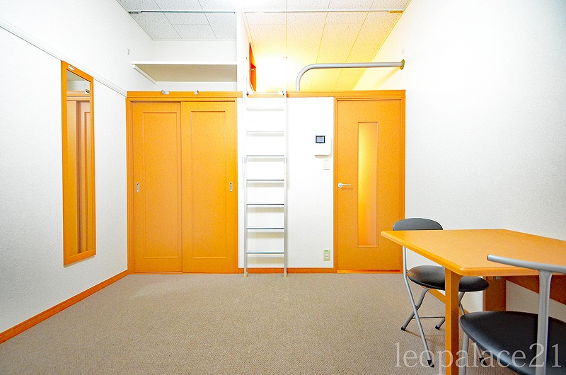 レオパレスサンモール　Ⅱ リビング