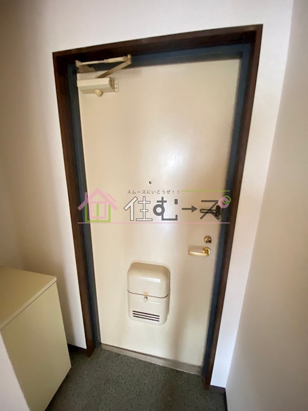 リッチハイツ城北  玄関