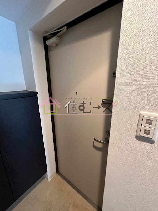 セレニテ本町Roji02 玄関