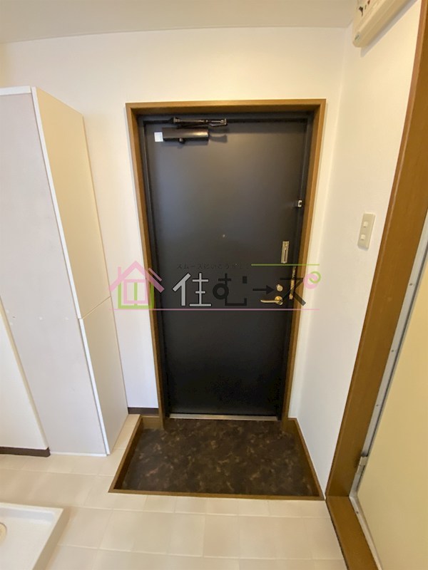 スタンドアップ野里 玄関