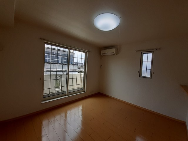 ピュア　ファウンテン　ヴィラⅢ リビング