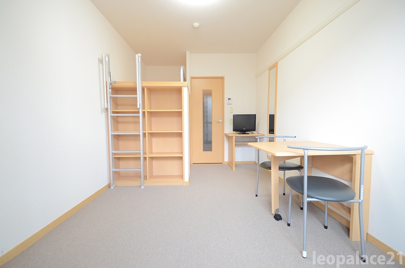 レオパレスｓａｋｕｈａｎａ リビング