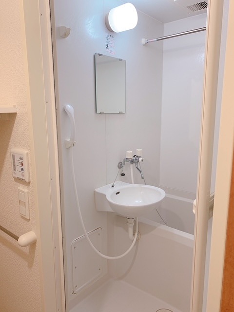 レオパレスアクティⅢ 風呂画像