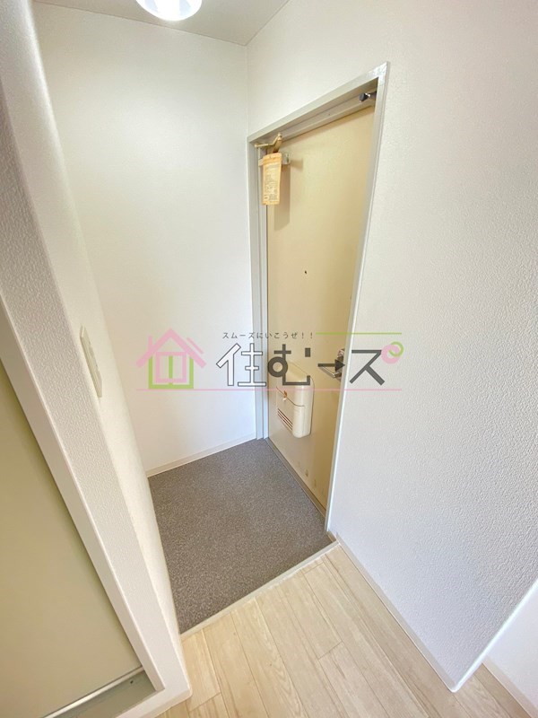 ウルール勝山 玄関