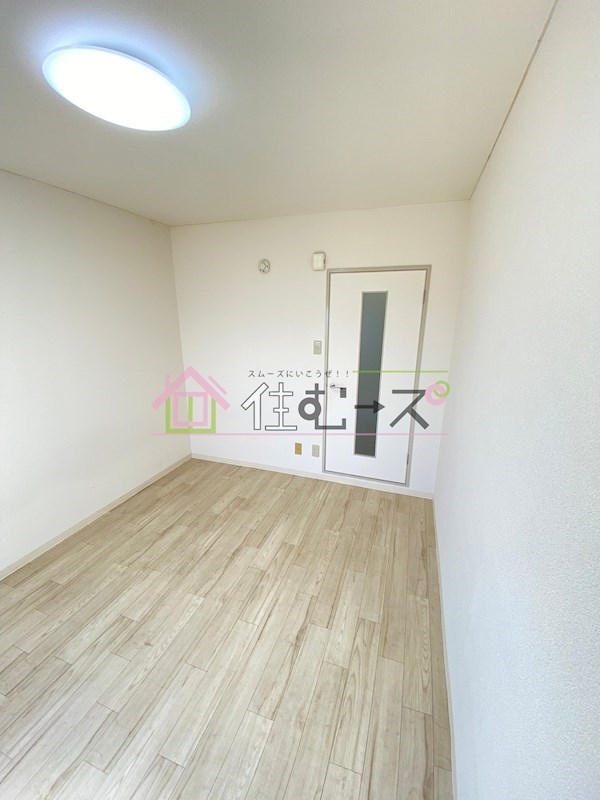 ウルール勝山 リビング