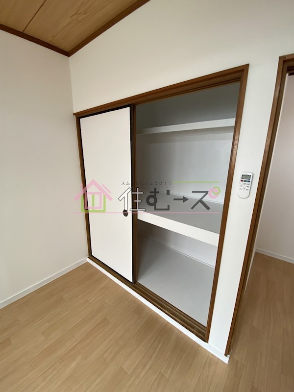 梅南2丁目7番地32（地番）共用住宅 ベランダ