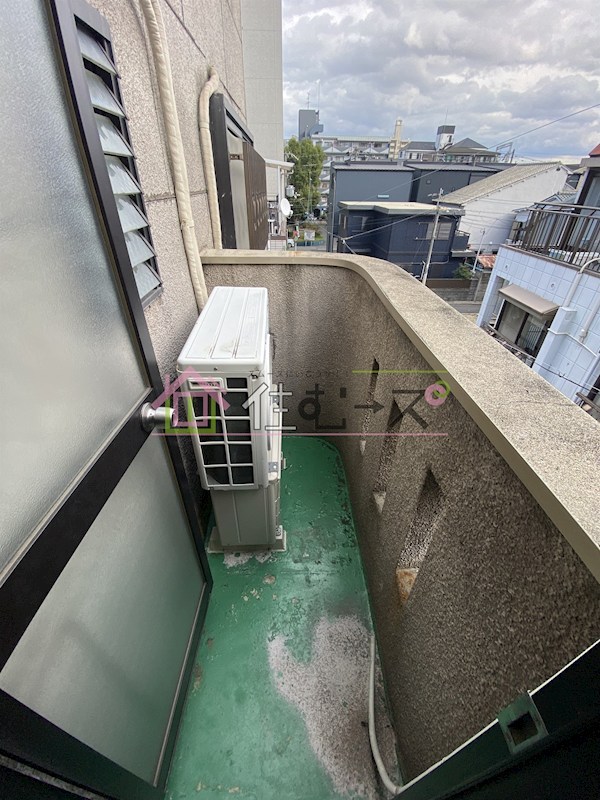 西成区岸里戸建 ベランダ