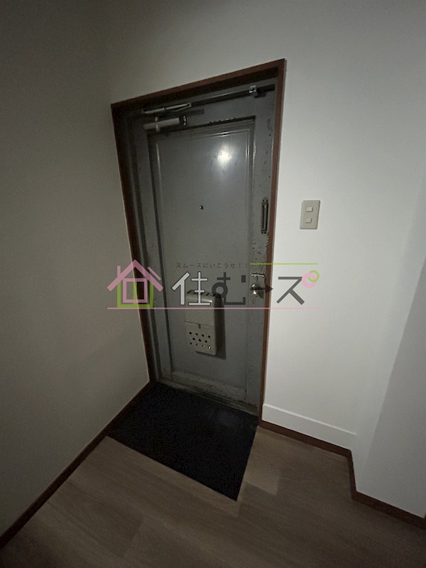 シャトル阪南 玄関