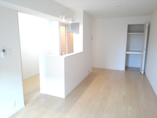 パインルーツⅢ リビング