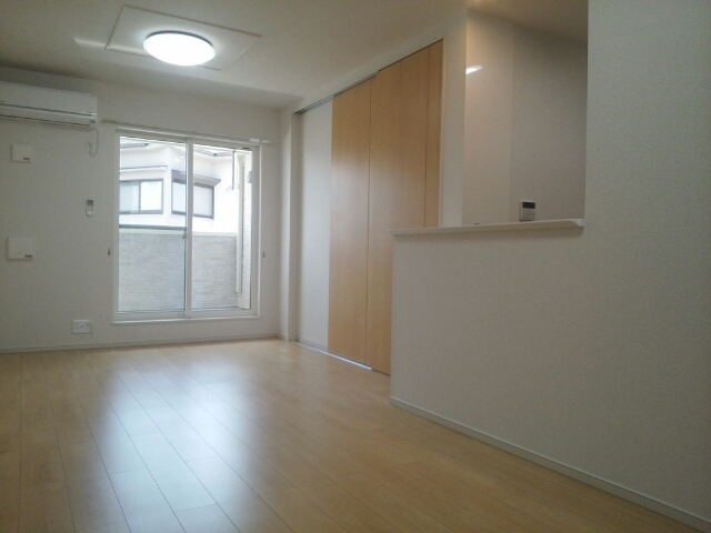 プラストサイド リビング