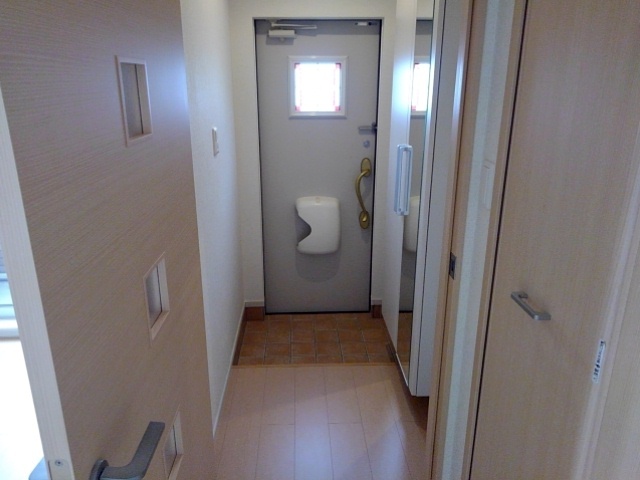 ヴィラ　サローネ 玄関