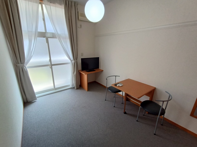 レオパレスルシェルブルー東大阪 リビング