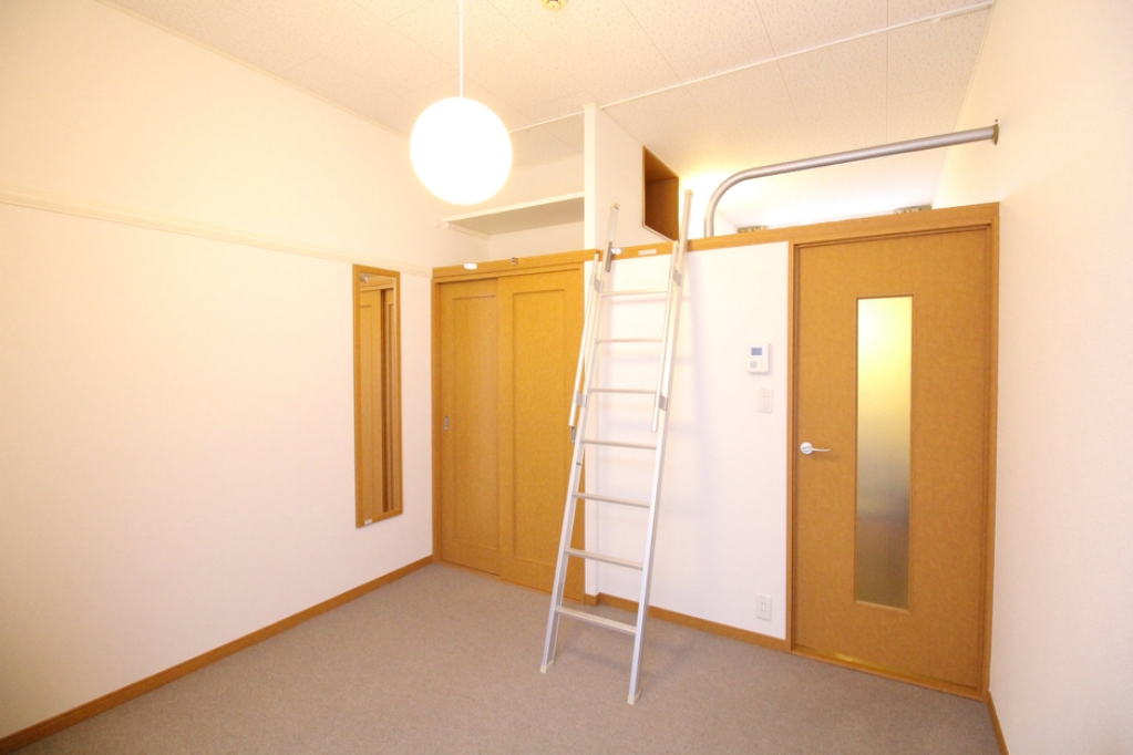 レオパレスイオリ・淵明 リビング