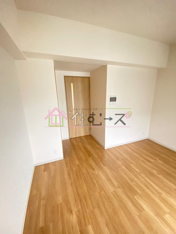 フォーリアライズ阿波座WEST リビング