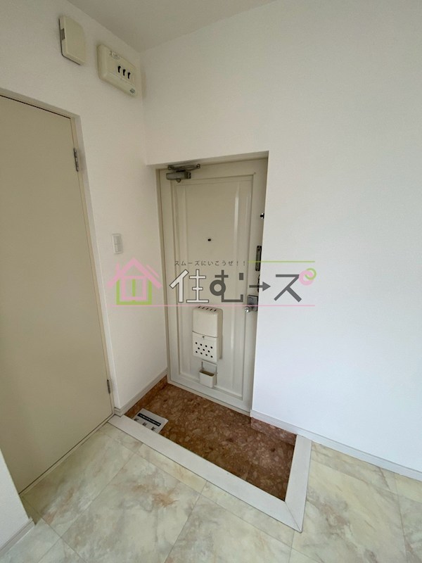 パルミエール岸里 玄関