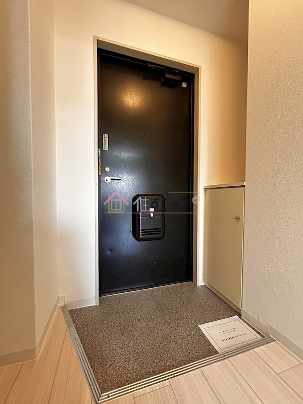 ロイヤル巽 玄関