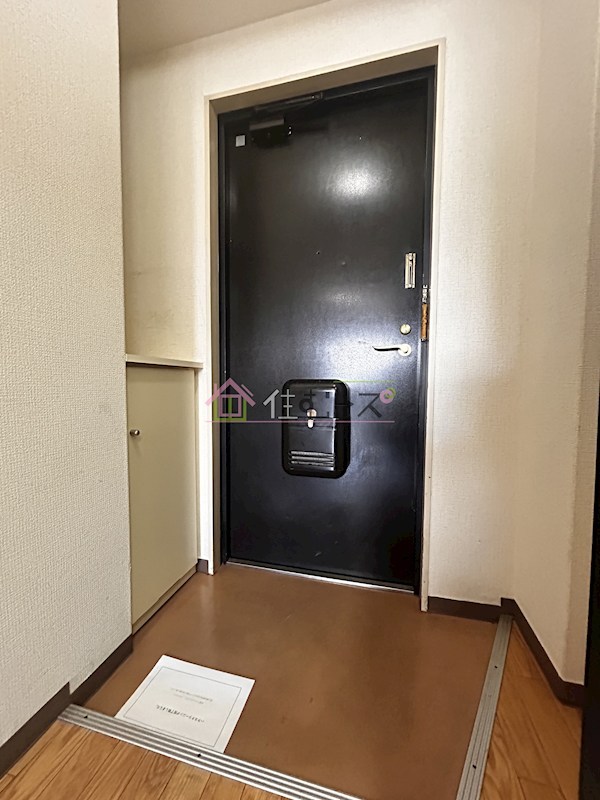 ロイヤル巽 玄関