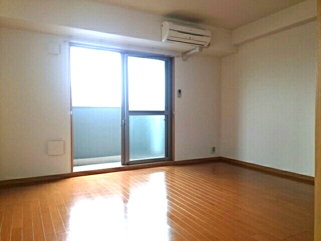 フォルトゥ－ナ リビング