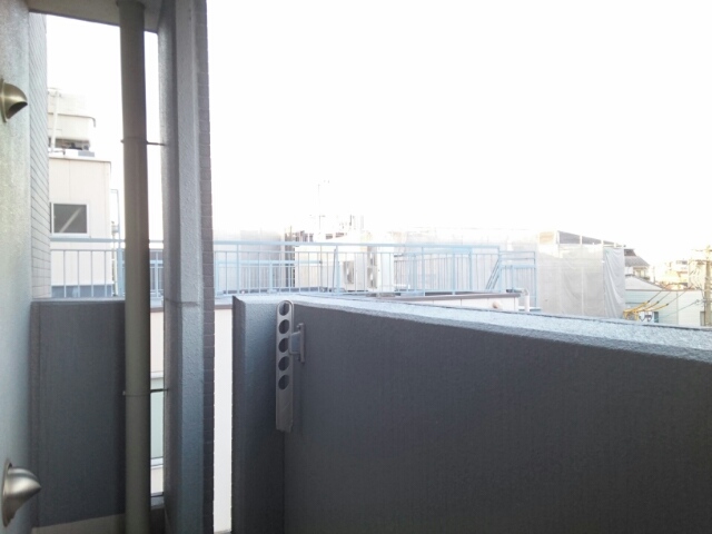 フォルトゥ－ナ ベランダ