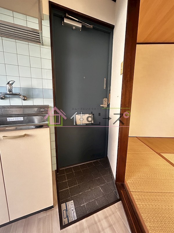 ボンジュール南市岡 玄関