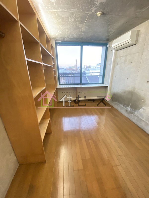 メネダス ベッドルーム