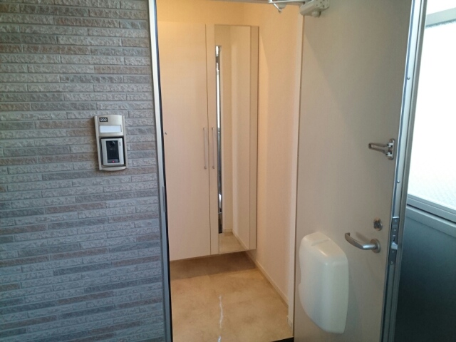 プロムナードメゾン　エヌアン 玄関