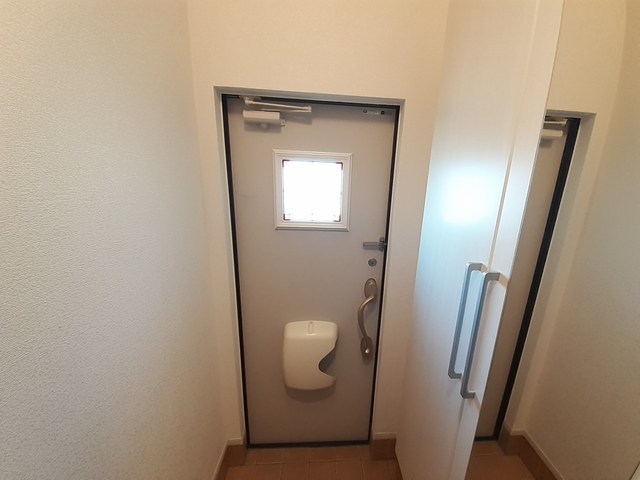 Ｙシャトレーヌ 玄関