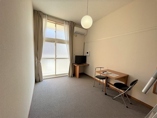 レオパレスフィスデファミーユ リビング